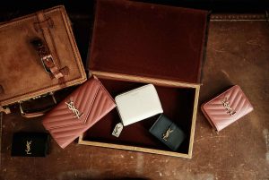 インスタグラム用、バッグ＆小物商品撮影の写真です。クライアントはAMAZING CIRCUSです。（8n-120）