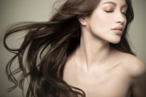 ウェブサイト（WEB）用、メイクアップビューティー ヘア撮影の写真です。（3o-239）