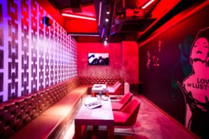 ウェブサイト（WEB）用、店舗建築撮影の写真です。（5o-253）